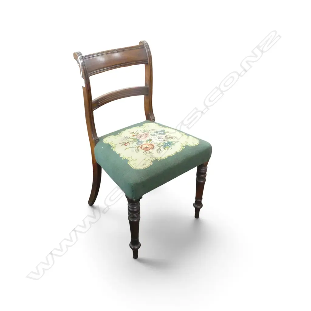 ANTIQUE CHAIR w. NEEDLEWORK SEAT Image 1++