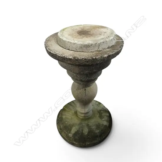 CONCRETE PEDESTAL H.740mm