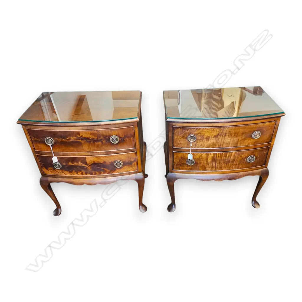 PAIR OF QUEEN ANNE STYLE BEDSIDE TABLE W GLASS TOP 610 L x 370 D x 710 H mm Image 1++