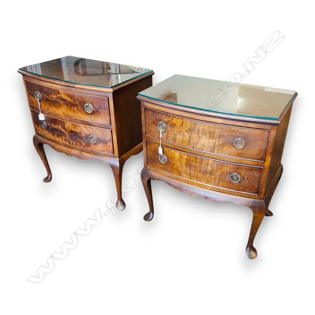 PAIR OF QUEEN ANNE STYLE BEDSIDE TABLE W GLASS TOP 610 L x 370 D x 710 H mm Image 1++