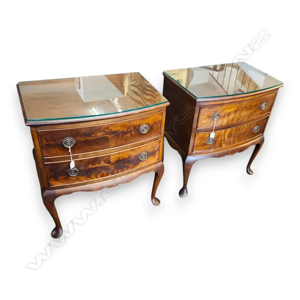 PAIR OF QUEEN ANNE STYLE BEDSIDE TABLE W GLASS TOP 610 L x 370 D x 710 H mm Image 1++