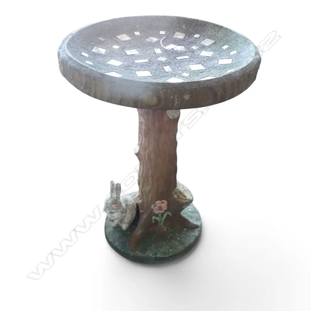 CONCRETE FAUX BOIS BIRD BATH 580mm dia Image 1++