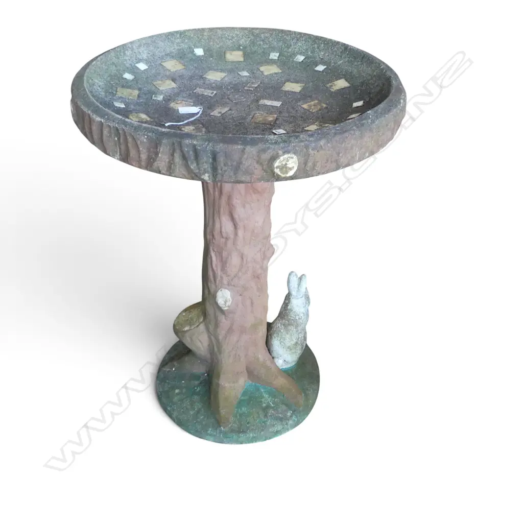 CONCRETE FAUX BOIS BIRD BATH 580mm dia Image 1++