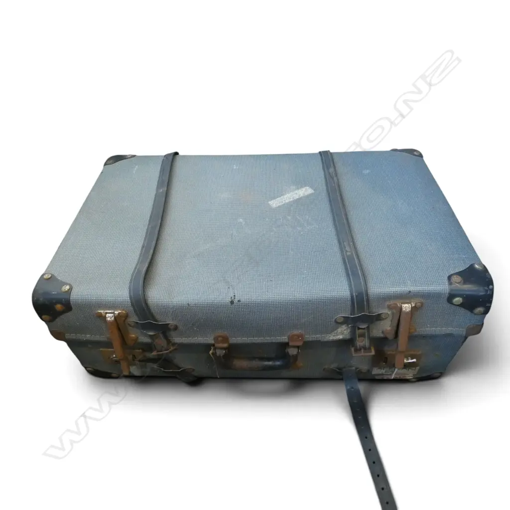 VINTAGE SUITCASE w. NEWSPAPERS; 2000, DIANA, 9/11 ETC Image 1++