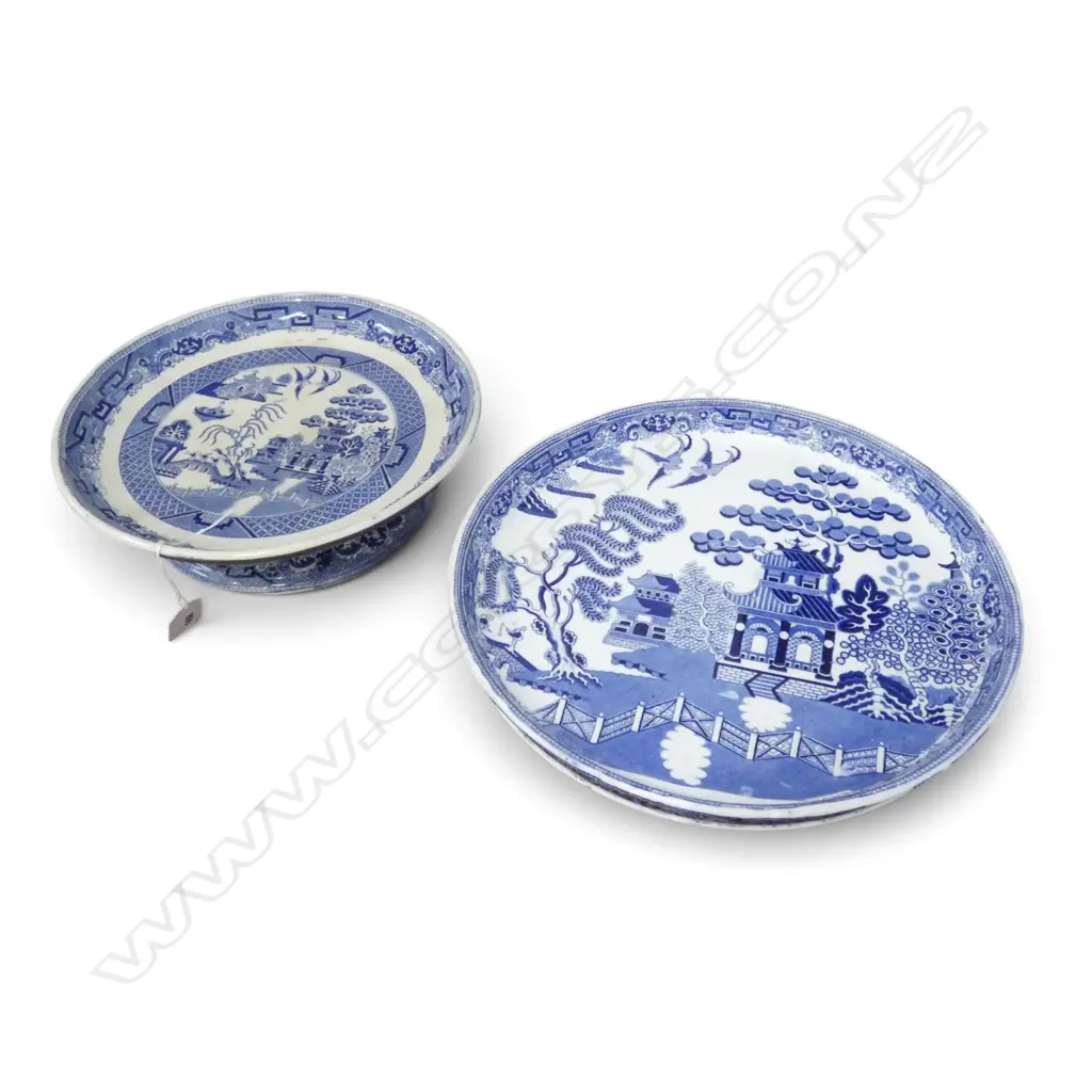2 B/W WILLOW PATTERN PEDESTAL BOWLS Image 1++