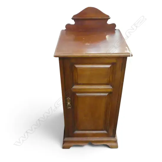 MAHOGANY POT CUPBOARD H.895mm