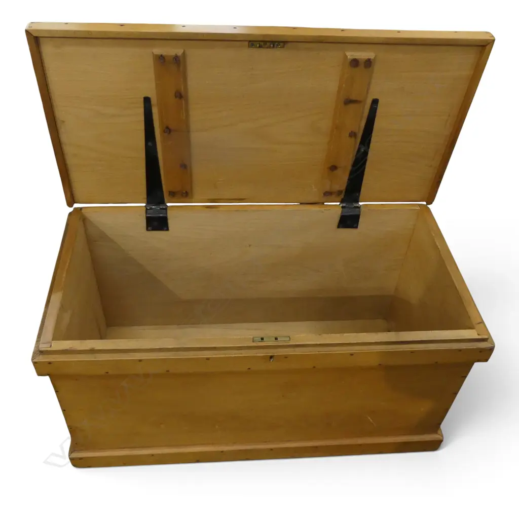 KAURI BLANKET BOX 940x460x500mm Image 1++