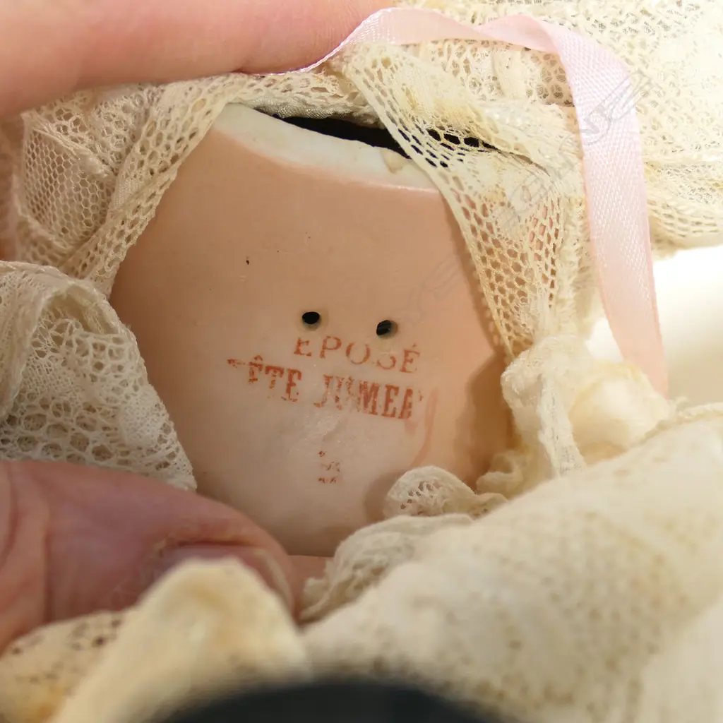 An early 20thC French Jumeau sleeping eye doll, Image 1++