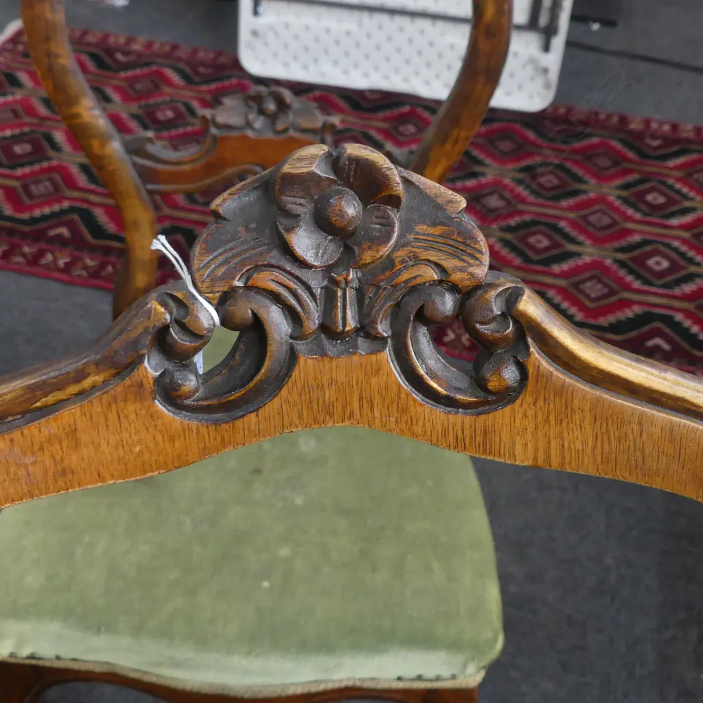 4 VICTORIAN MAHOGANY BALLOON BACK DINING CHAIRS Image 1++