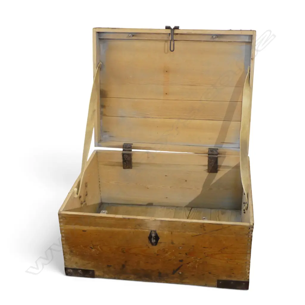 WOODEN TRUNK 535x410x275mm Image 1++