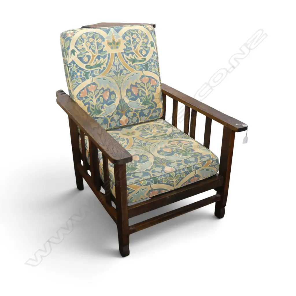 EARLY 20thC OAK MORRIS CHAIR Image 1++
