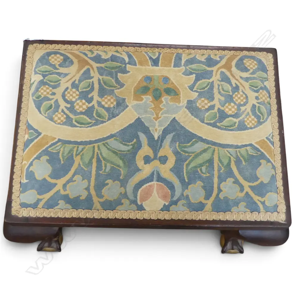 STOOL w. UPHOLSTERED SEAT 550x400x470mm Image 1++