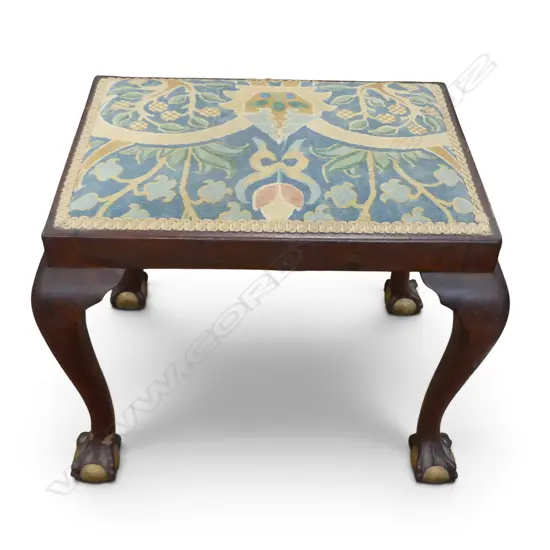 STOOL w. UPHOLSTERED SEAT 550x400x470mm