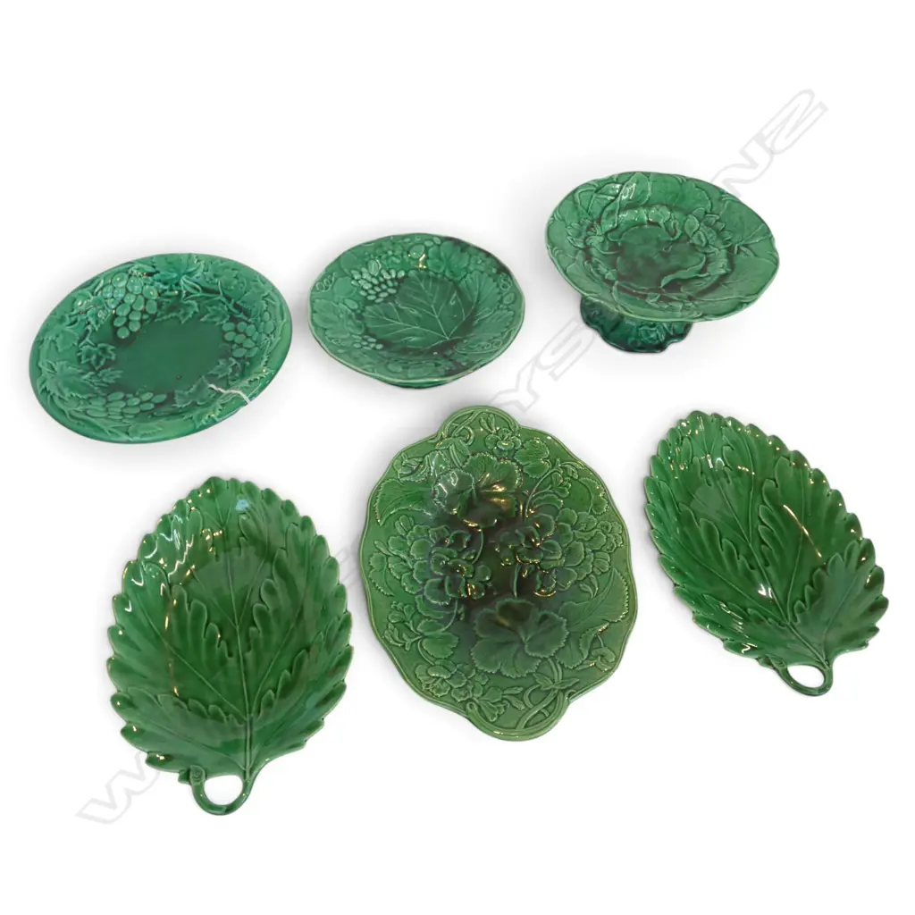 6 ASST. GREEN CABBAGE WARE DISHES & COMPORTS some faults Dia.245mm Image 1++