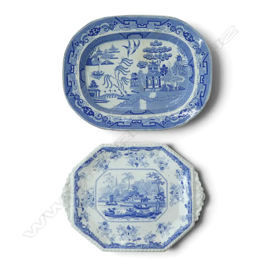 2 PCES B/W CHINA; WILLOW ASHET 310x395mm, RAISED DISH 'CHINESE MARINE / OPAQUE CHINA' 370x275x55mm 2 SMALL CHIPS Image 1++