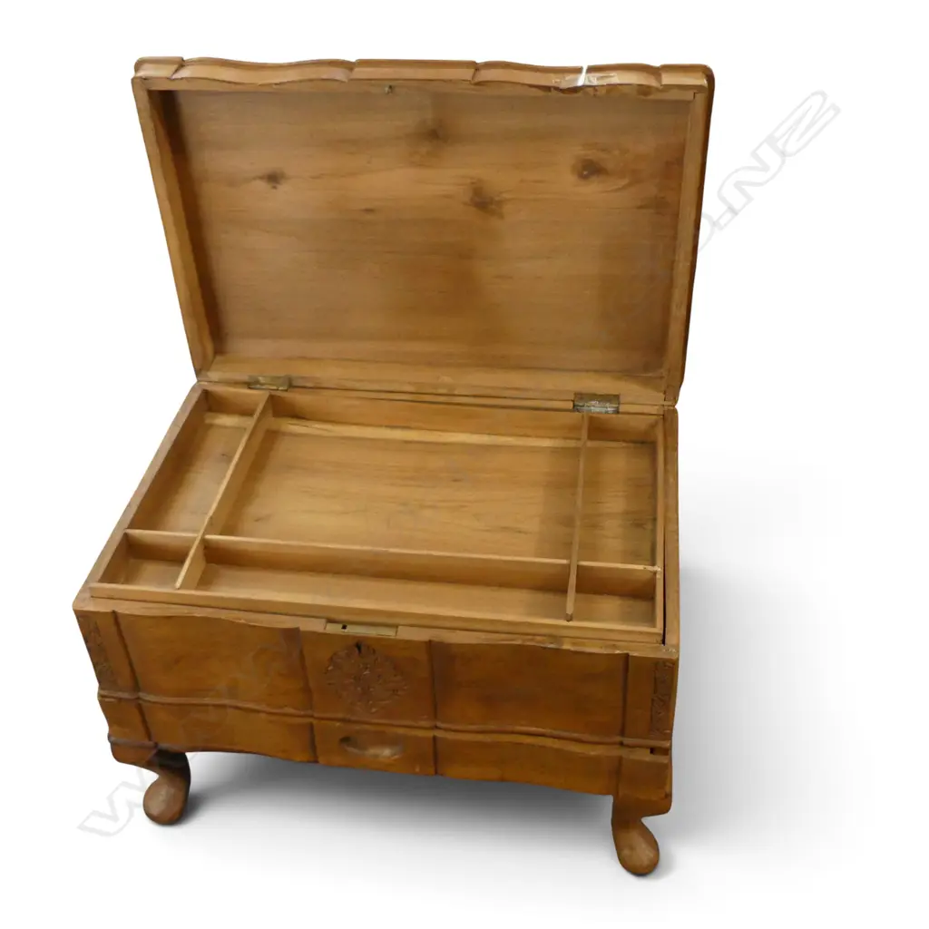 VINTAGE WOODEN SEWING BOX ON CABRIOL LEGS L440 H310MM Image 1++
