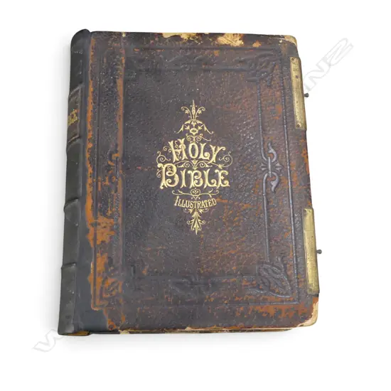 ILLUSTRATED HOLY BIBLE 