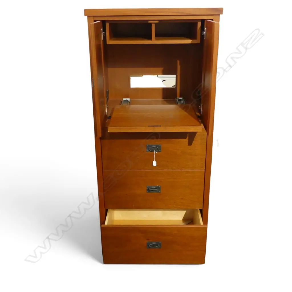 MEDIA CABINET 795x630x1725mm Image 1++