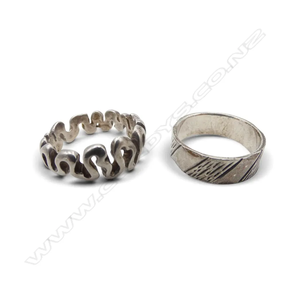 2 STG SILVER RINGS7gms Image 1++