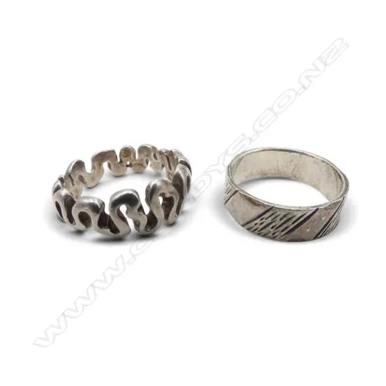 2 STG SILVER RINGS7gms