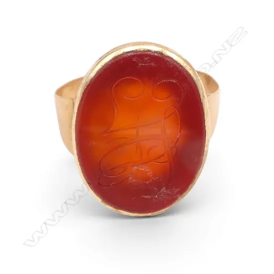 18CT GOLD AND CARNELIAN SEAL RING (broken shank) 6.47gms APPROX SIZE X
