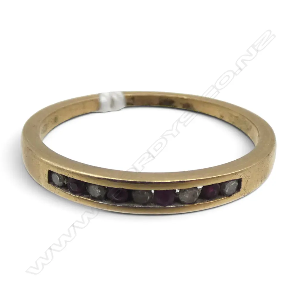 9ct GOLD RUBY & DIAMOND BAND RING 1.6gms SIZE O Image 1++
