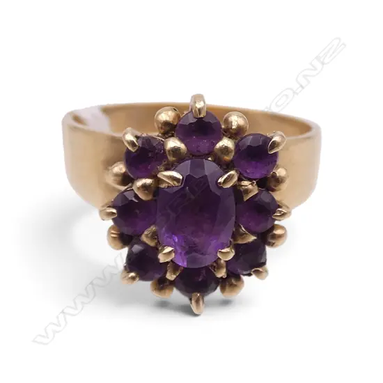 9ct AMETHYST CLUSTER  RING 4.9gms SIZE R