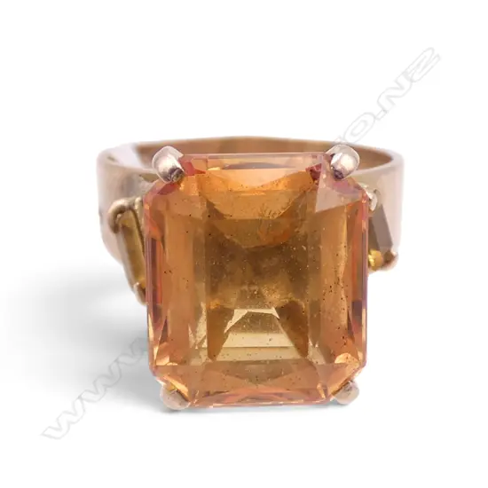 9CT ORANGE STONE RING 4.9gms SIZE L