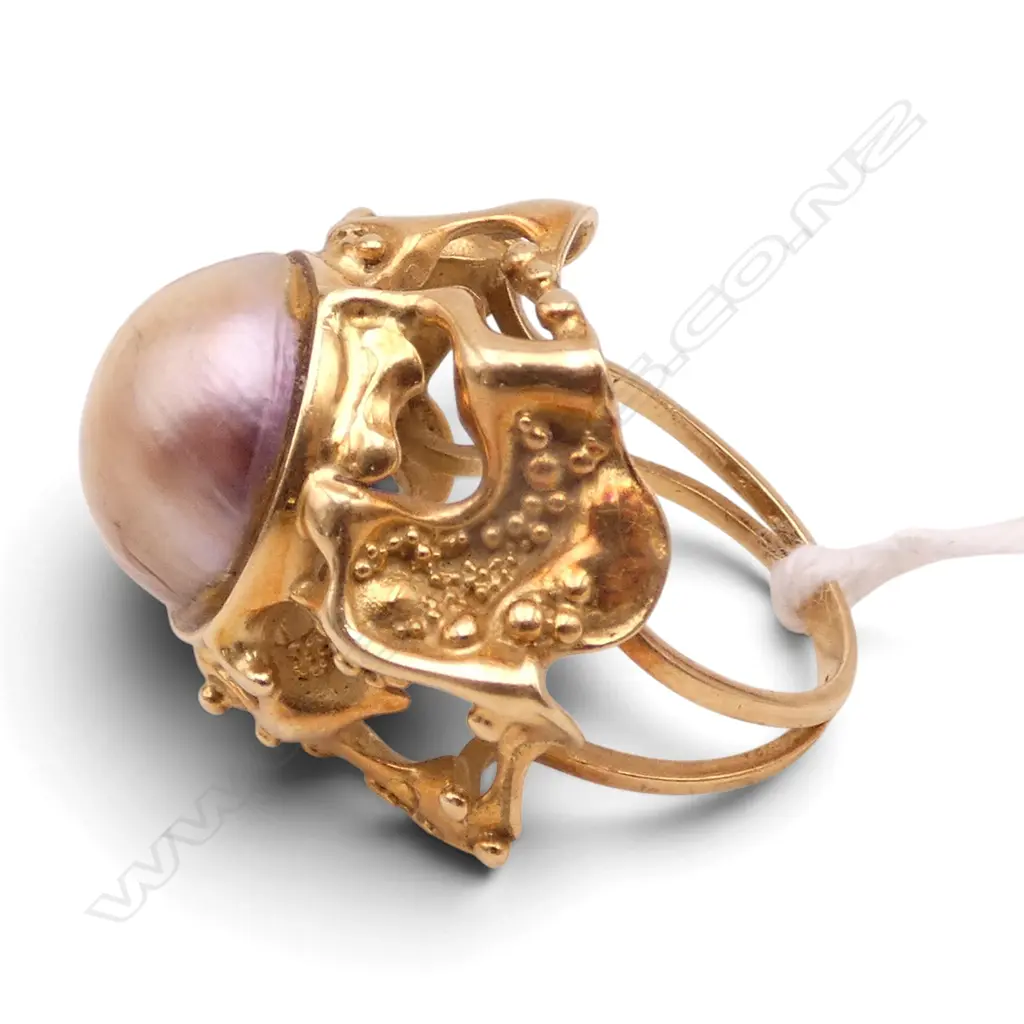 18ct YELLOW GOLD & MABE PEARL faulted DESIGNER RING 12.06gms SIZE N Image 1++
