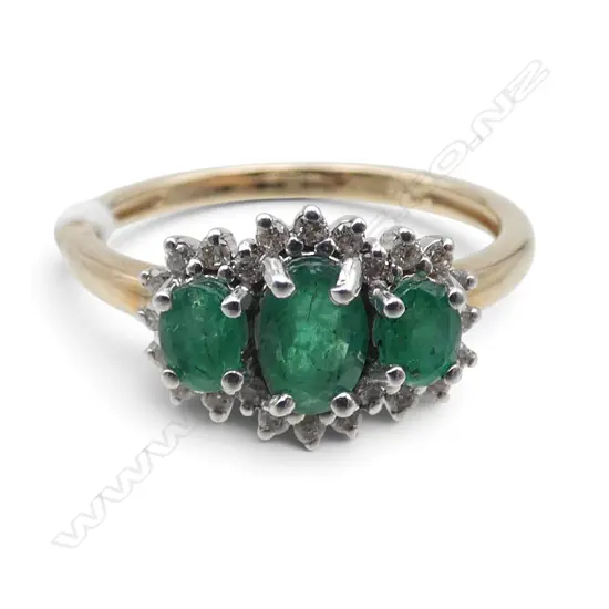 9CT YG EMERALD & DIAMOND RING 2.5gms SIZE O