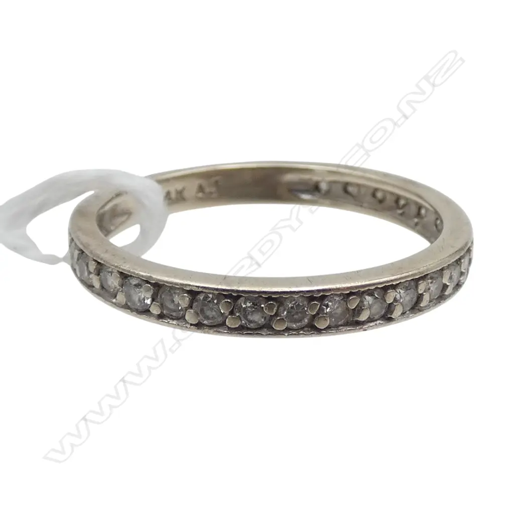 14ct BEAD SET DIAMOND BAND RING, 1.9gms SIZE N Image 1++