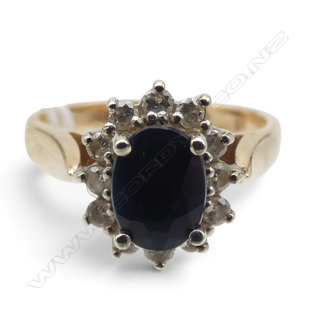 9ct YELLOW GOLD SAPPHIRE & DIAMOND CLUSTER RING size L. 3.44gms Image 1++