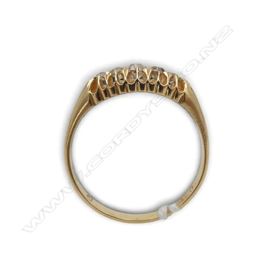 18ct Y/G ANTIQUE 5 DIAMOND, CLAW SET RING 3.87gms SIZE T Image 1++