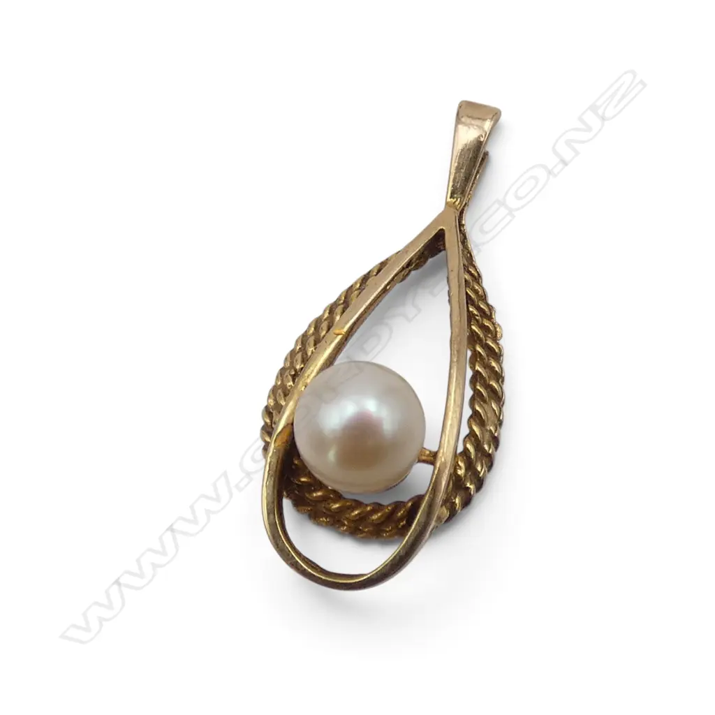 9ct GOLD & CULTURED PEARL PENDANT 1.6gms Image 1++