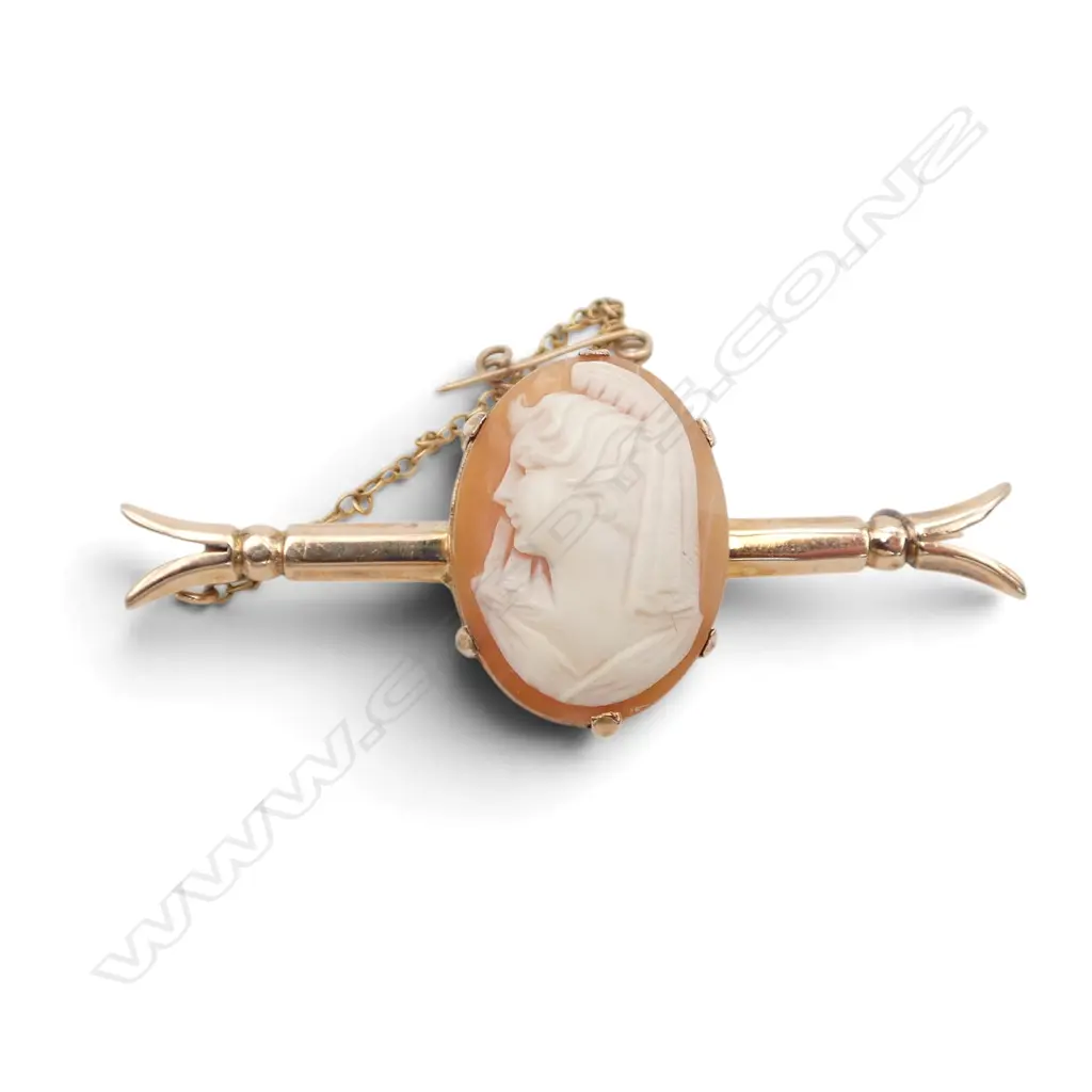 9ct CAMEO BAR BROOCH 6.86gms Image 1++