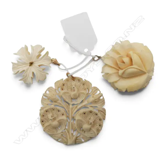 3 VINTAGE CARVED IVORY PENDANTS: lgest w 3 peacocks gold ring + 2 floral 1x 14ct clasp