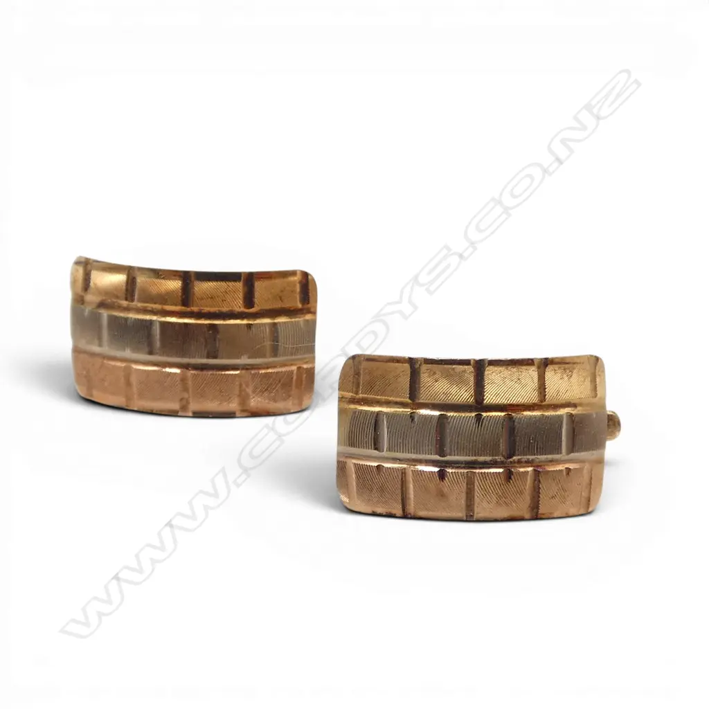 PR 18ct GOLD 3 COLOUR CURVED EARRINGS 2.6gms Image 1++
