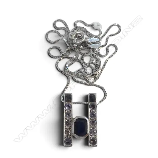 9CT WG SAPPHIRE & TANZANITE PENDANT 4.6gms ON STG CHAIN L.450mm