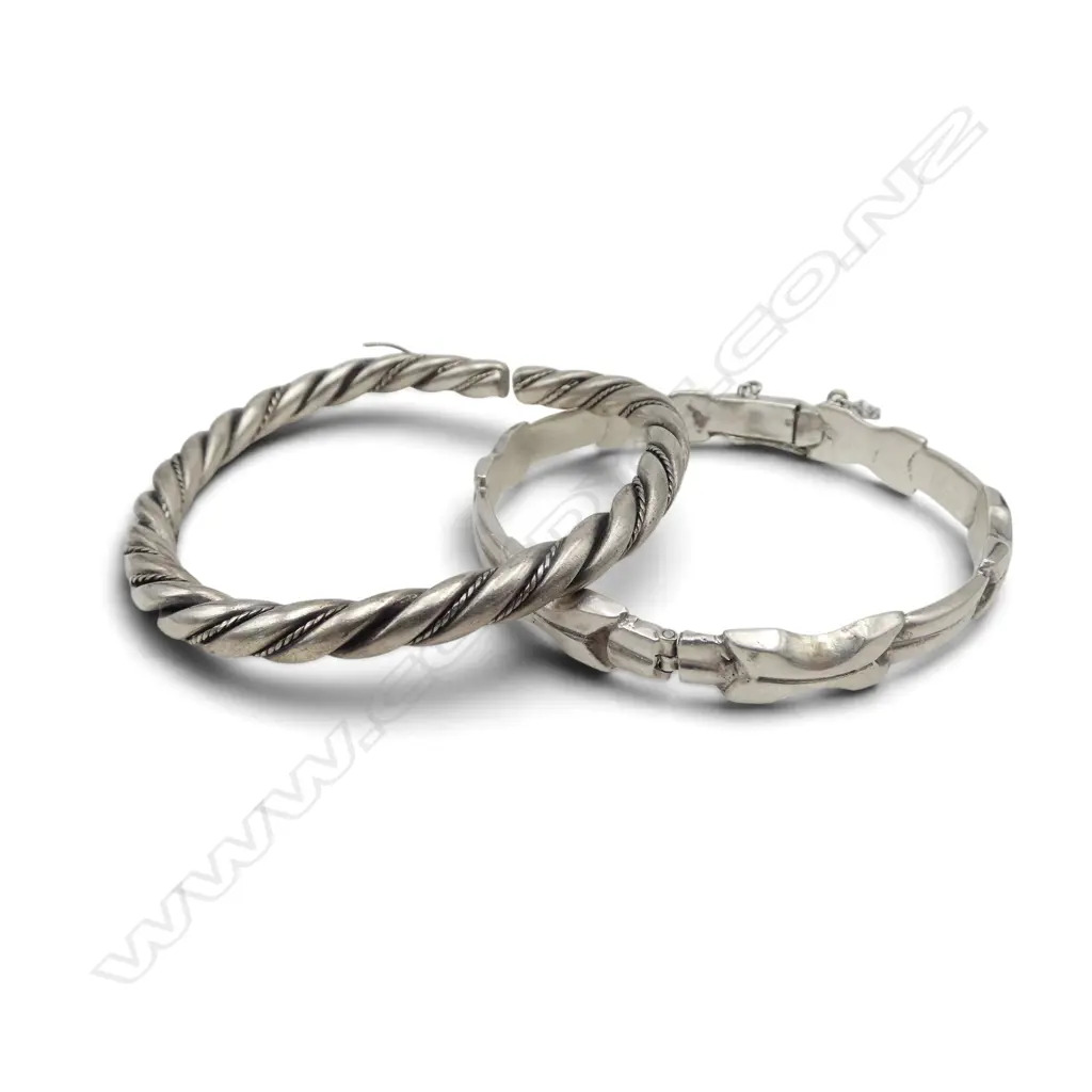 2 SILVER BANGLES: hinged 925 30g + twist fine wire needs repair 88% 45g. Total 75gms  Image 1++