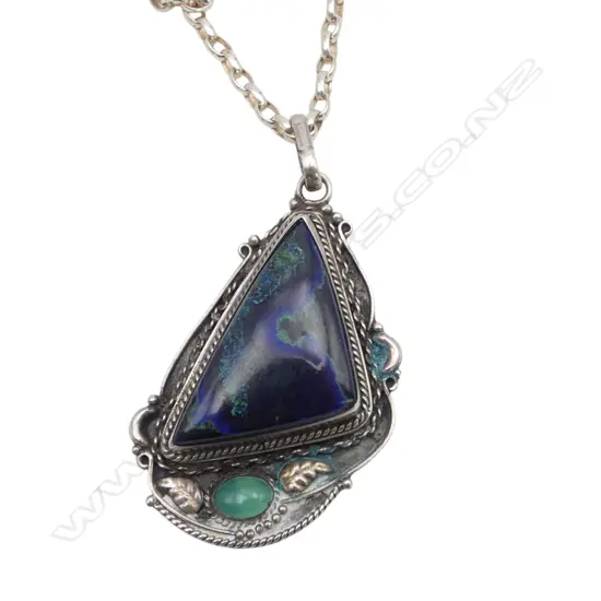 EASTERN SILVER & LAPIZ LUZIA PENDANT ON S/SILVER CHAIN 24,6GMS