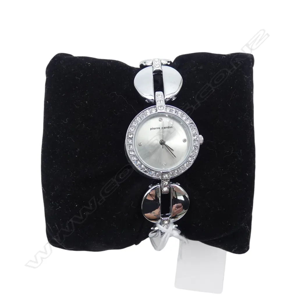 BOXED AS NEW PIERRE CARDIN LADIES WRIST WATCH Image 1++
