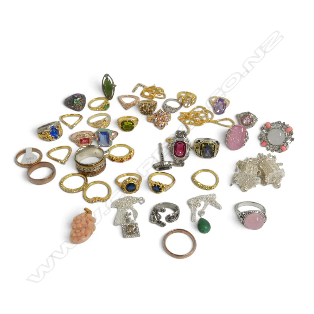 ASST. COSTUME JEWELLERY, RINGS ETC Image 1++