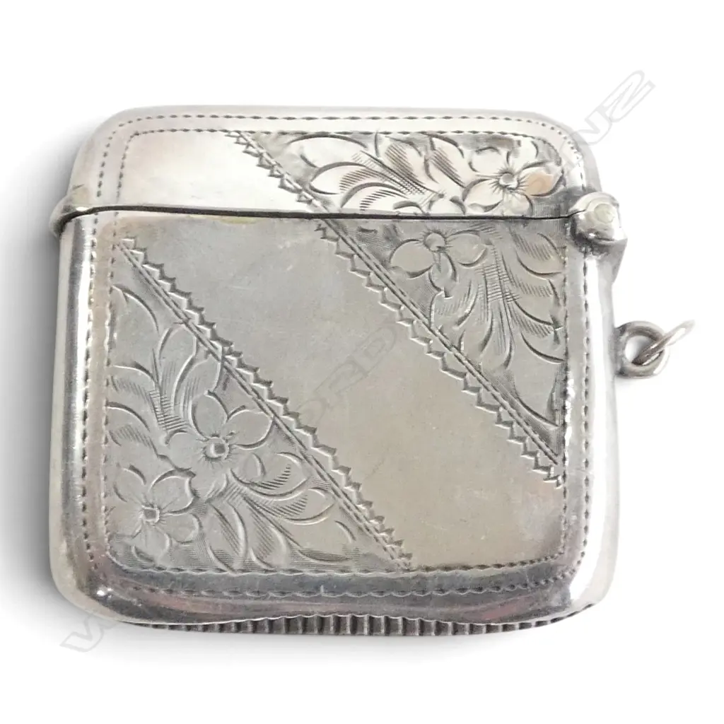 Edwardian stg silver engraved vesta. Birmingham 1909. 26.7gms Image 1++