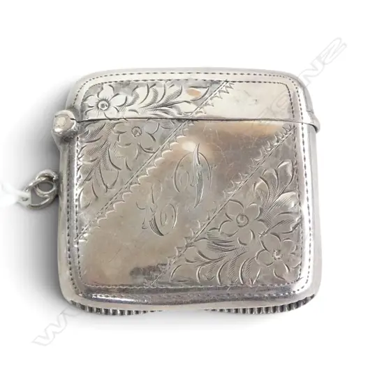 Edwardian stg silver engraved vesta. Birmingham 1909. 26.7gms
