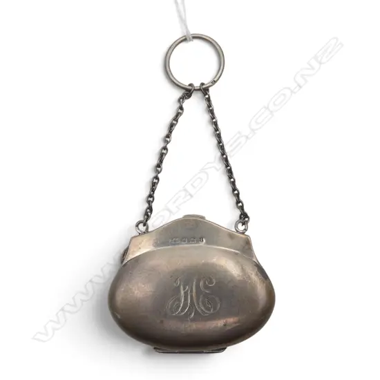 Birmingham 1908 SILVER SMALL PURSE with finger chain. Blue watered silk lining. 30gms