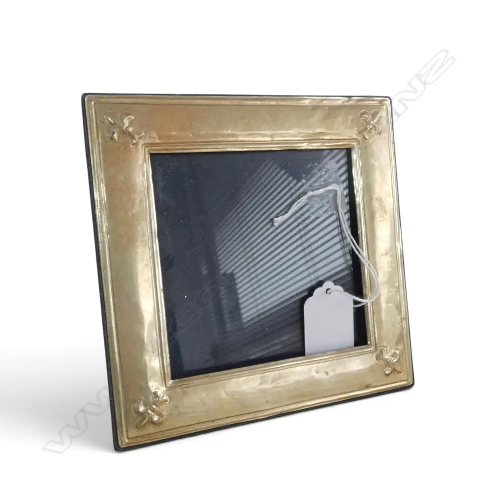 S/SILVER PHOTO FRAME FLUER DE LISE CORNERS 140MM SQUARE Image 1++