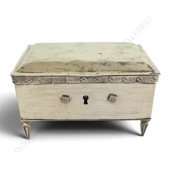 CONTINENTAL SILVER BOX locked, testing 76% silver W.135mm 397gms