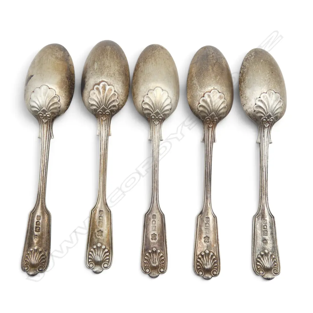 SET 5 LONDON 1902 SILVER SPOONS Fiddle Thread & Shell pattern. 132gms Image 1++