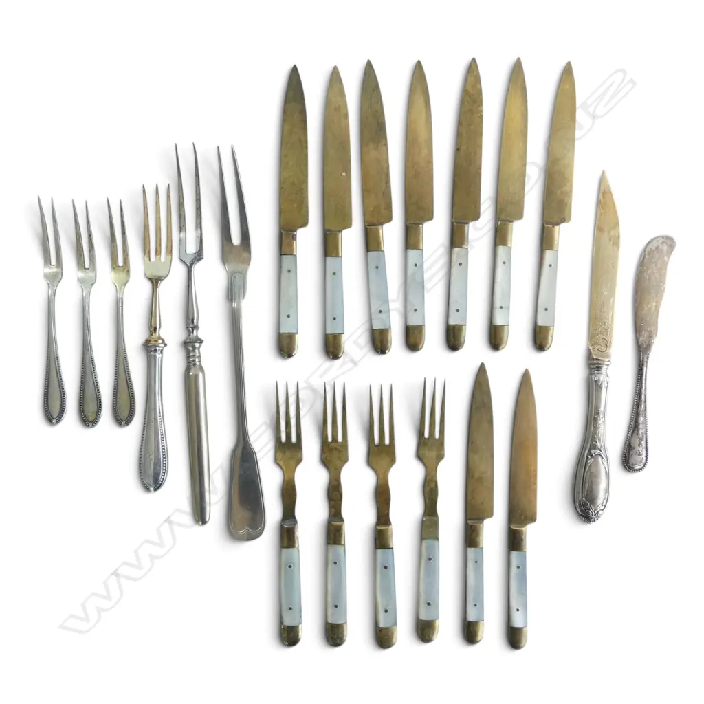 3 VINTAGE GERMAN SILVER small CUTLERY ITEMS 57gms+ 2 Silver handled + other cutlery  Image 1++