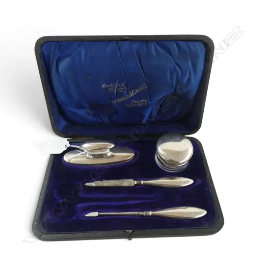 CASED S/SILVER TOPPED MANICURE SET SCISSORS MISSING